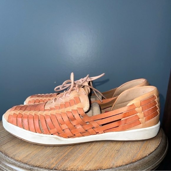 Comfortiva Align Layla Huarache Shoes - Picture 1 of 8